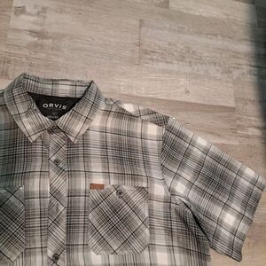 Orvis Shirt Men XL Gray Plaid Button Down Short Sleeve Fishing Hiking Tech